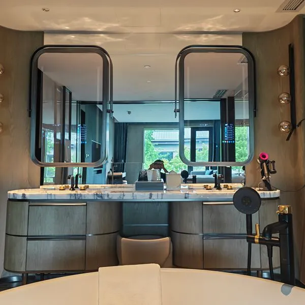 Android Bathroom Smart Mirror